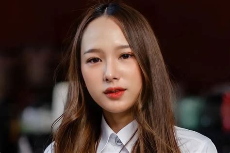 คลิปหลุดน้องมินตราเอาท์ดอร์ กล้าทุ่งหญ้าในป่ากับคู่เทพ.